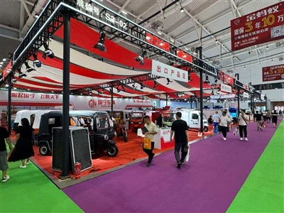 Guoning araçları, Jinan sergisinde parlak bir şekilde parlayan ağır bir saldırı başlattı!